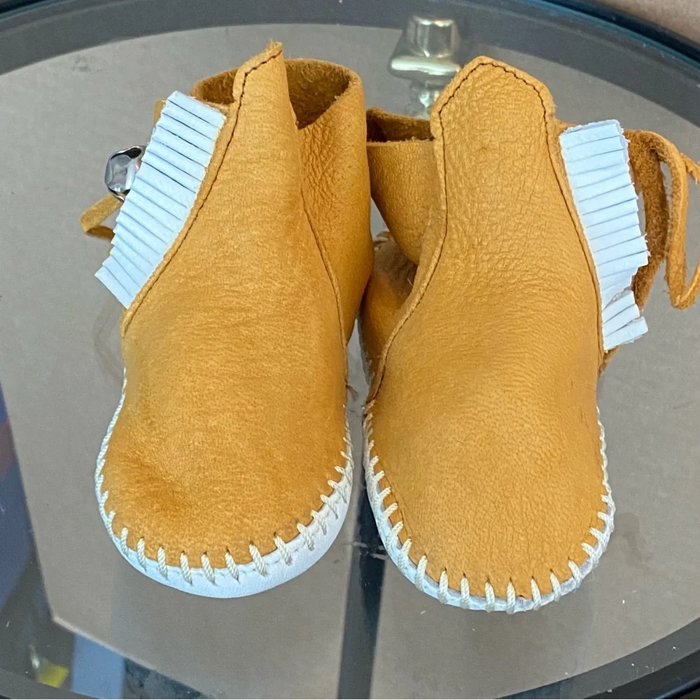 M64 Minnetonka Bell Moccasins